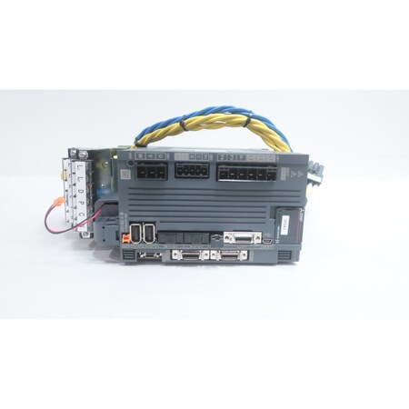 Mitsubishi SERVO DRIVE 170VAC 2KW 3PH 200-240VAC MR-J4-200B-RJ020 SC-J2SBJ4KT3K