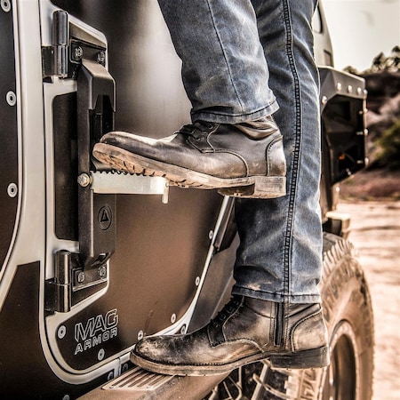 Smittybilt 07C WRANGLER; 20C GLADIATOR ATLAS DOOR STEPS; SOLD AS PAIR; BLACK POWDER COAT BODY 7630