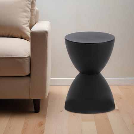 Homeroots 17" Black Heavy Duty Plastic Round End Table 524949