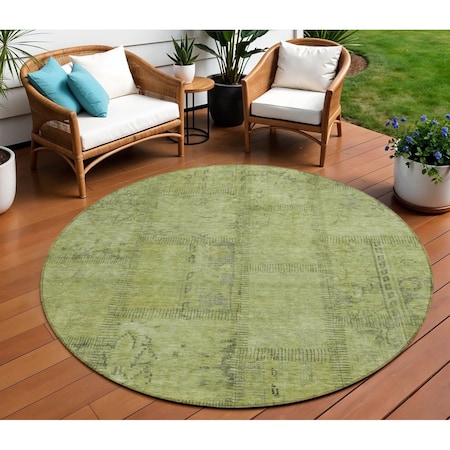 Homeroots 8' Fern Green And Artichoke Green Round Patchwork Washable Indoor Outdoor Area Rug 581595