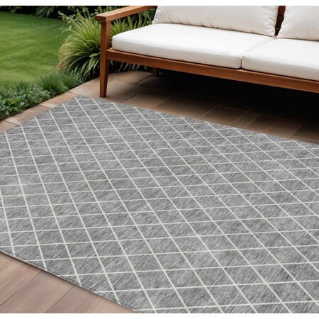 Homeroots 9' X 12' Gray And Ivory Geometric Washable Indoor Outdoor Area Rug 596109