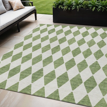 Homeroots 5' X 8' Green And Ivory Geometric Washable Indoor Outdoor Area Rug 577050