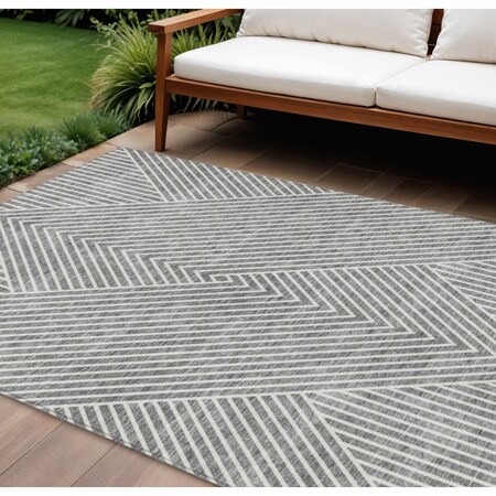 Homeroots 8' X 10' Gray And Ivory Geometric Washable Indoor Outdoor Area Rug 612133