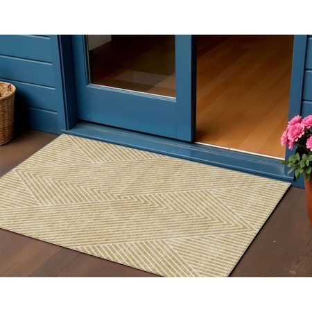 Homeroots 3' X 5' Gold And Ivory Geometric Washable Indoor Outdoor Area Rug 612124