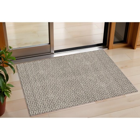 Homeroots 3' X 5' Brown And Beige Geometric Washable Indoor Outdoor Area Rug 594455