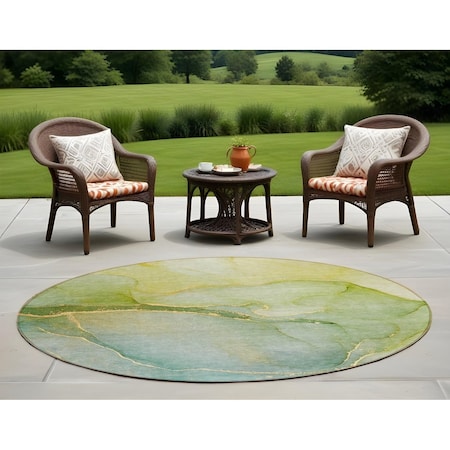 Homeroots 8' Round Green Round Abstract Washable Non Skid Indoor Outdoor Area Rug 559807