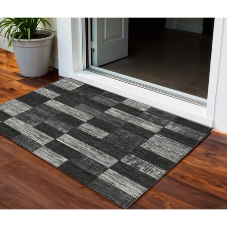 Homeroots 3' X 5' Black And Gray Geometric Washable Indoor Outdoor Area Rug 604851