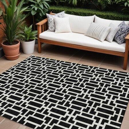 Homeroots 9' X 12' Black And Ivory Geometric Washable Indoor Outdoor Area Rug 594837