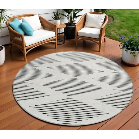 Homeroots 8' Ivory And Black Round Geometric Washable Indoor Outdoor Area Rug 598582