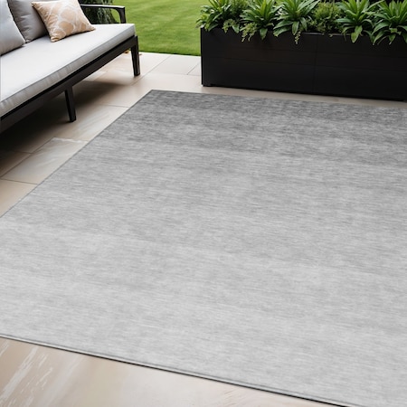 Homeroots 5' X 8' Gray And Light Gray Ombre Washable Indoor Outdoor Area Rug 595812