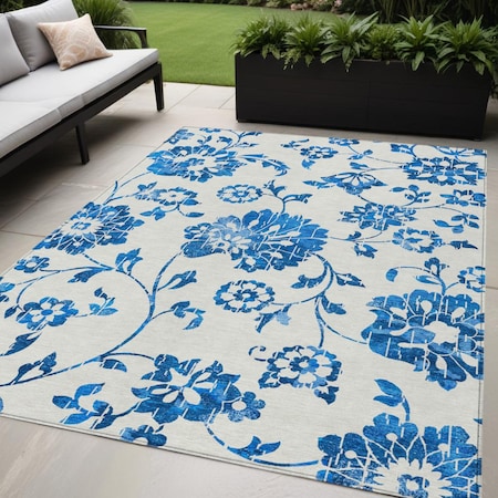 Homeroots 5' X 8' White And Denim Blue Floral Washable Indoor Outdoor Area Rug 589513