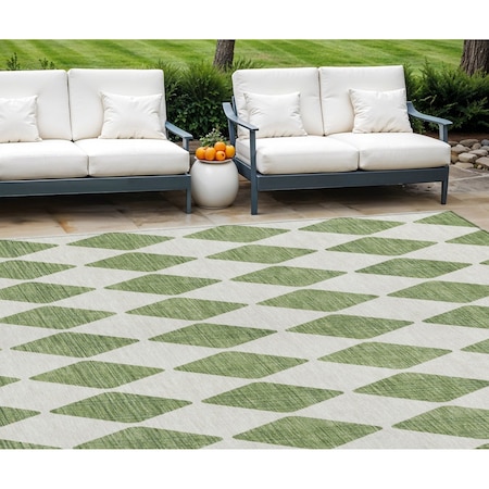 Homeroots 8' X 10' Green And Ivory Geometric Washable Indoor Outdoor Area Rug 577052