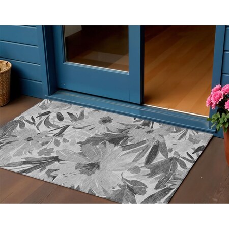Homeroots 3' X 5' Gray And Charcoal Floral Washable Indoor Outdoor Area Rug 610980