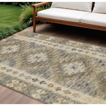 Homeroots 10' X 14' Beige Geometric Washable Indoor Outdoor Area Rug 607427