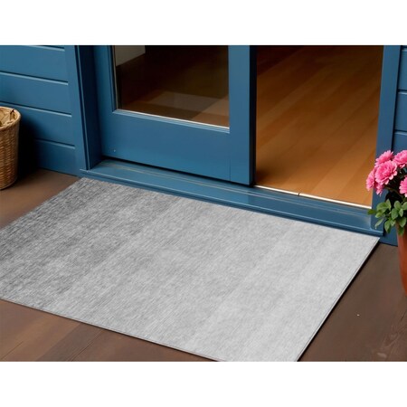 Homeroots 3' X 5' Gray And Light Gray Ombre Washable Indoor Outdoor Area Rug 595811