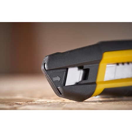 Stanley 6.10 in. Snap Knife Black/Yellow 1 pc STHT10501