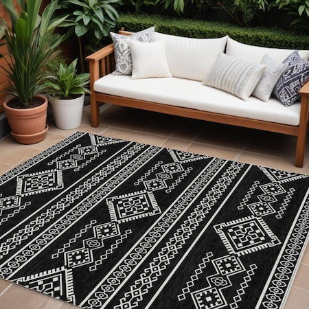 Homeroots 10' X 14' Black And Ivory Southwestern Washable Indoor Outdoor Area Rug 593653