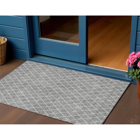 Homeroots 3' X 5' Gray And Ivory Geometric Washable Indoor Outdoor Area Rug 596105