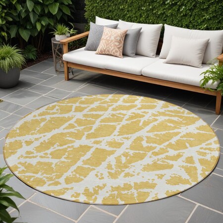 Homeroots 8' Round Gold and White Round Abstract Washable Non Skid Indoor Outdoor Area Rug 559267