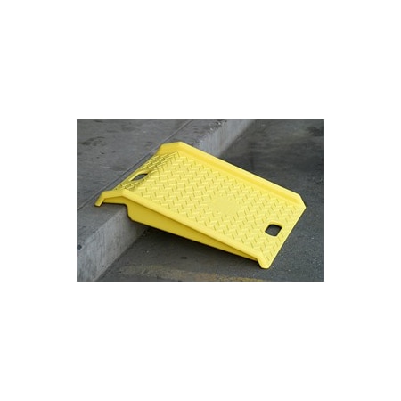 Magcoa Capacity Poly Curb Ramp 27", 2,1000 lb. KUR1794