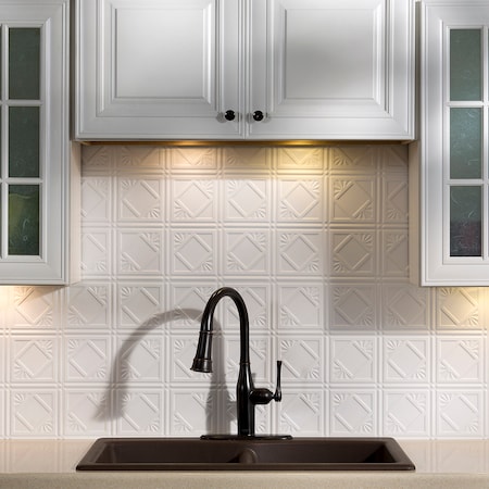 Fasade Fasade 18in x 24in Traditional 4 Gloss White Backsplash Panel 5pk PB5100