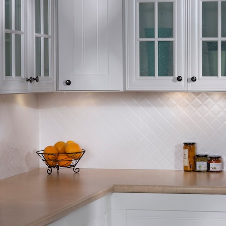 Fasade Fasade 18in x 24in Quilted Gloss White Backsplash Panel 5pk PB5400
