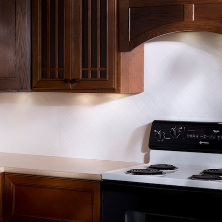 Fasade Fasade 18in x 24in Quilted Matte White Backsplash Panel 5pk PB5401