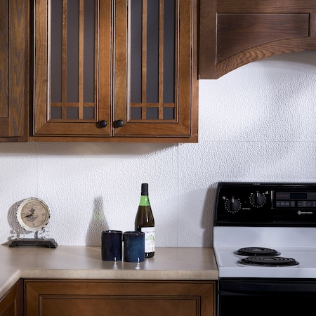 Fasade Fasade 18in x 24in Hammered Matte White Backsplash Panel 5pk PB5501