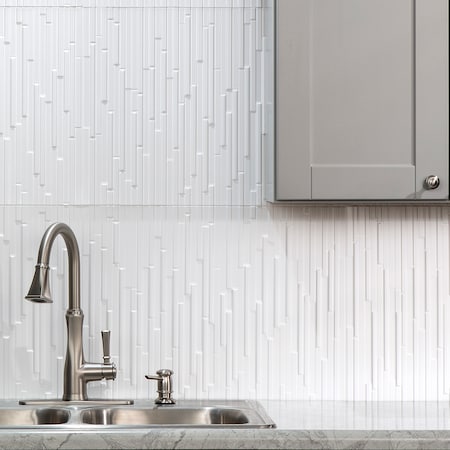 Fasade Fasade 18in x 24in Skyline Gloss White Backsplash Panel 5pk PB7100