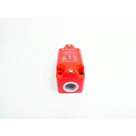 Allen Bradley GUARDMASTER LIMIT SWITCH 440P-MDPS11B | Zoro