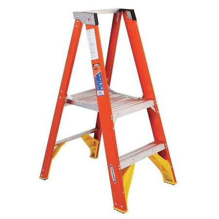Werner 4 ft Fiberglass Platform Stepladder, 300 lb Capacity P6202