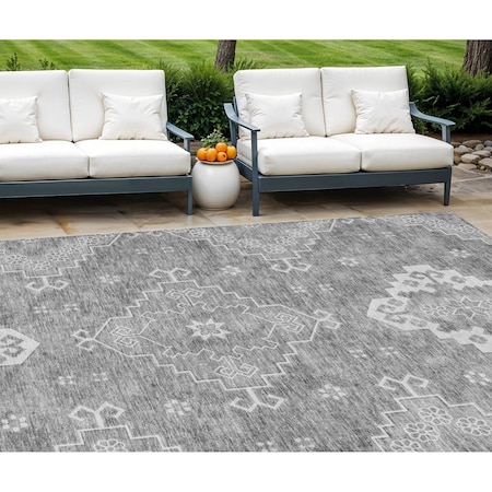 Homeroots 8' X 10' Gray And Ivory Medallion Washable Indoor Outdoor Area Rug 589041
