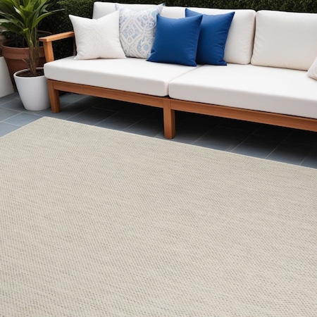 Homeroots 7' X 10' Ivory And Silver Indoor Outdoor Area Rug 522045