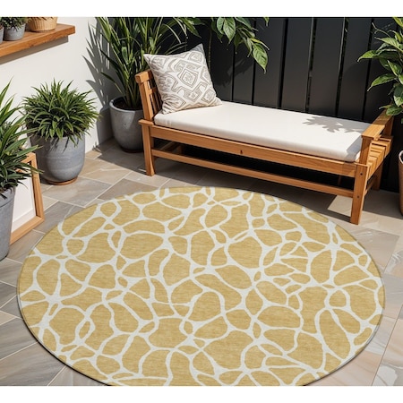 Homeroots 8' Gold And Ivory Round Geometric Washable Indoor Outdoor Area Rug 599282