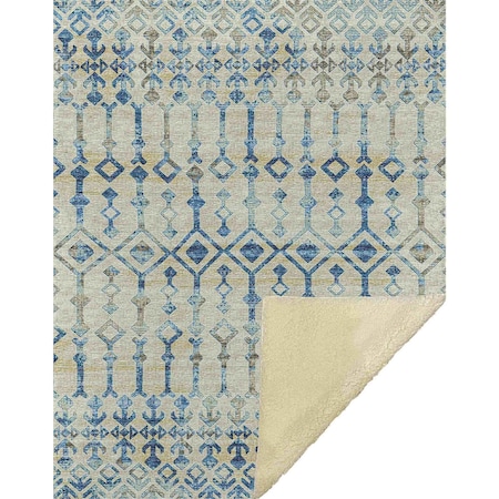 Homeroots 50" X 70" Ivory And Teal Geometric Microfiber Plush Throw Blanket 712376
