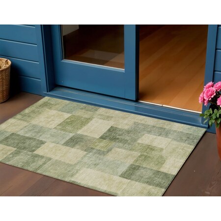 Homeroots 3' X 5' Artichoke Green Geometric Washable Indoor Outdoor Area Rug 608256