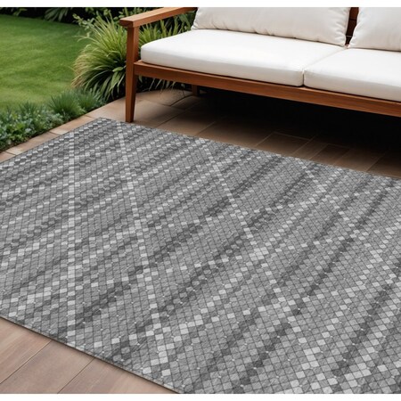 Homeroots 9' X 12' Gray And Silver Geometric Washable Indoor Outdoor Area Rug 610713