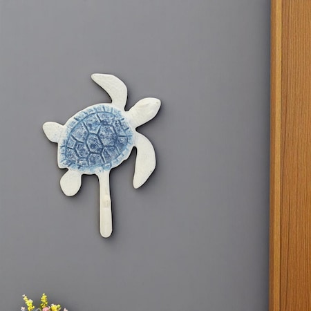 Homeroots 4" Blue And White Cast Iron Turtle Wall Hook 612077