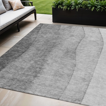 Homeroots 5' X 8' Gray Silver And Charcoal Ombre Washable Indoor Outdoor Area Rug 581805