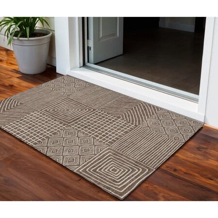 Homeroots 3' X 5' Brown And Ivory Geometric Washable Indoor Outdoor Area Rug 600726