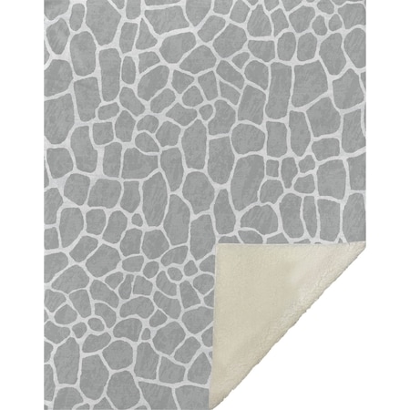 Homeroots 50" X 70" Gray And Ivory Giraffe Microfiber Plush Throw Blanket 712301