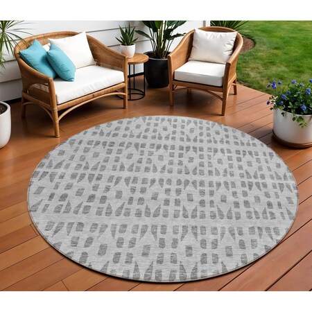 Homeroots 8' Gray And Ivory Round Geometric Washable Indoor Outdoor Area Rug 613773