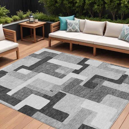 Homeroots 5' X 8' Silver Ivory And Charcoal Geometric Washable Indoor Outdoor Area Rug 613242