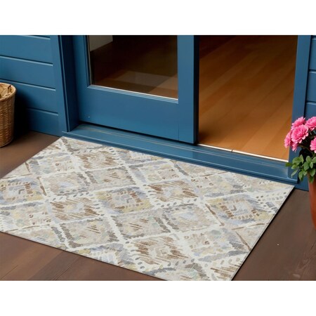 Homeroots 3' X 5' Ivory And Cream Geometric Washable Indoor Outdoor Area Rug 609136