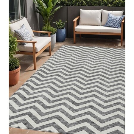 Homeroots 5' X 8' Gray And Ivory Chevron Washable Indoor Outdoor Area Rug 595314