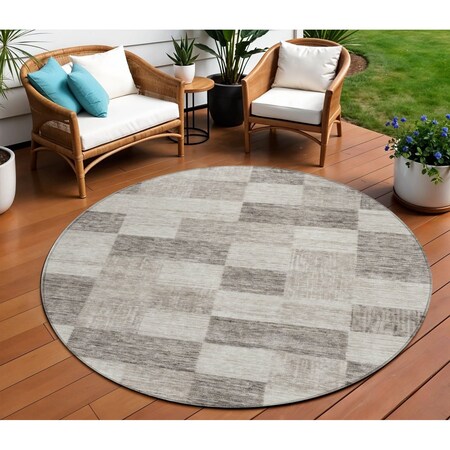 Homeroots 8' Beige And Gray Round Geometric Washable Indoor Outdoor Area Rug 604847