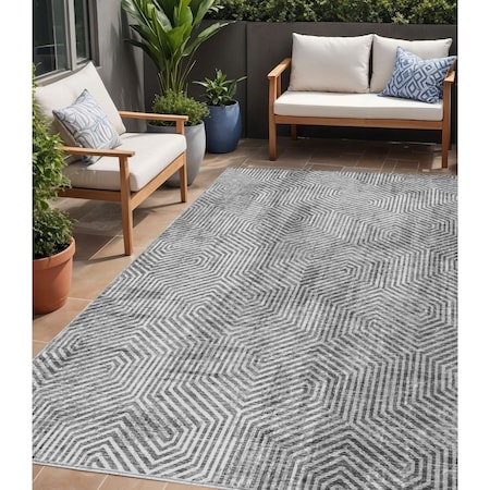 Homeroots 5' X 8' Silver And Gray Geometric Washable Indoor Outdoor Area Rug 594582