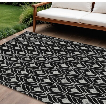 Homeroots 9' X 12' Black And Ivory Geometric Washable Indoor Outdoor Area Rug 596007