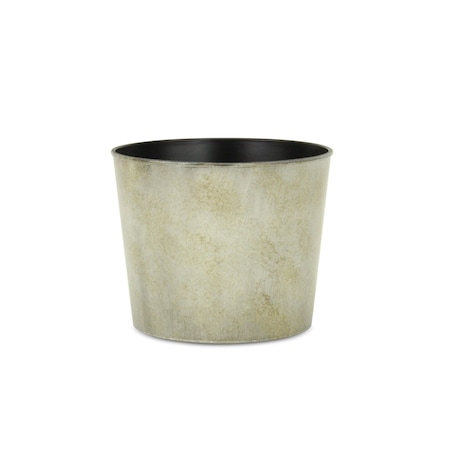 Homeroots 7in Gray Recycled Plastic Indoor Outdoor Round Pot Planter 488212