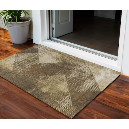 Homeroots 3' X 5' Brown And Beige Geometric Washable Indoor Outdoor Area Rug 602827